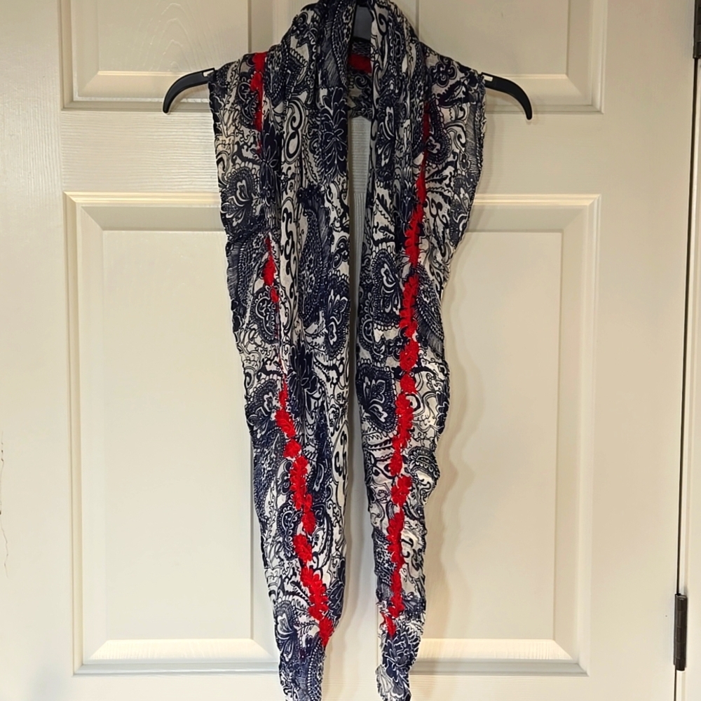 Lucky Brand Navy and Cream Scarf